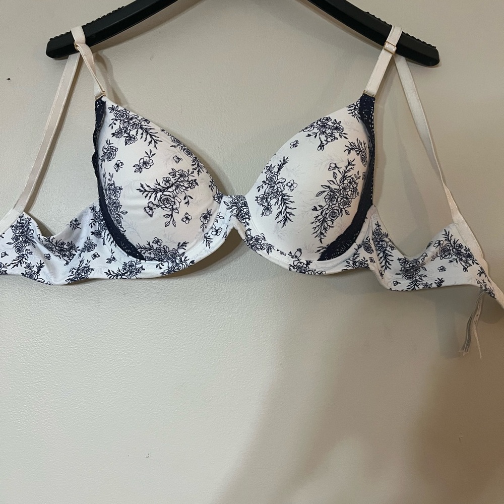 Soma White and Blue Floral Underwire Bra